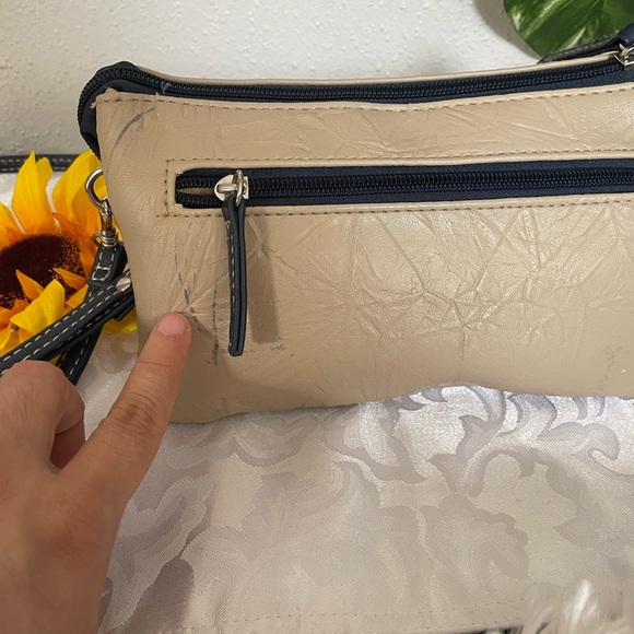 Stone & Co. Beige and Navy Elegant Crossbody Bag Regulable - Picture 12 of 16